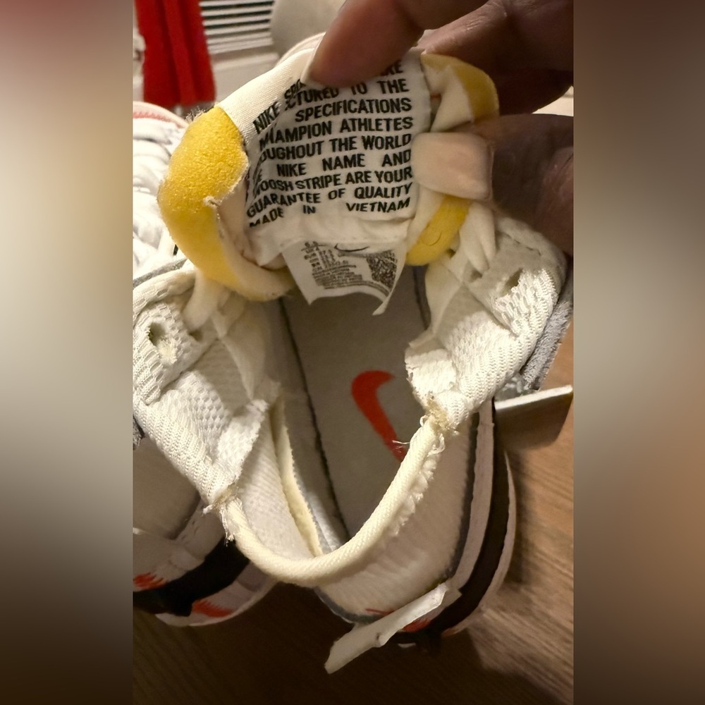 Nike Women Blazer Mid 77 Jumbo White and Red Sneakers - Picture 4 of 8